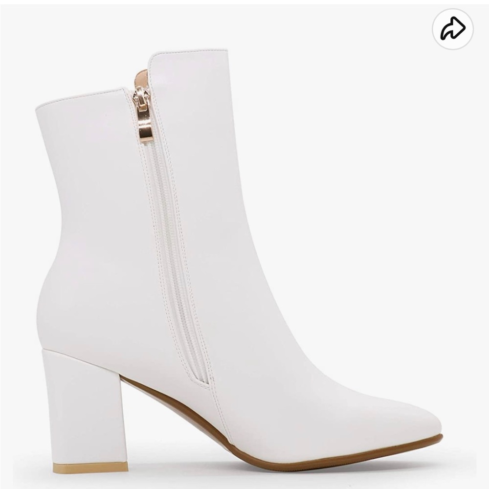 White go go disco boots. Worn once. Size 7.5. Scuff on toe of one boot pictured